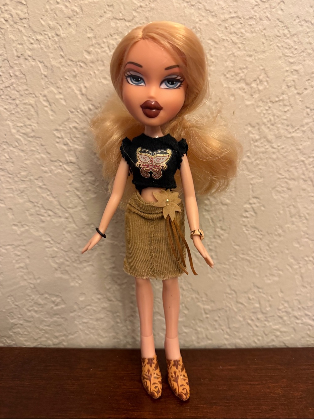 Vintage Bratz Style It Cloe Doll With Original Outfit. Some Accessories 2001 MGA